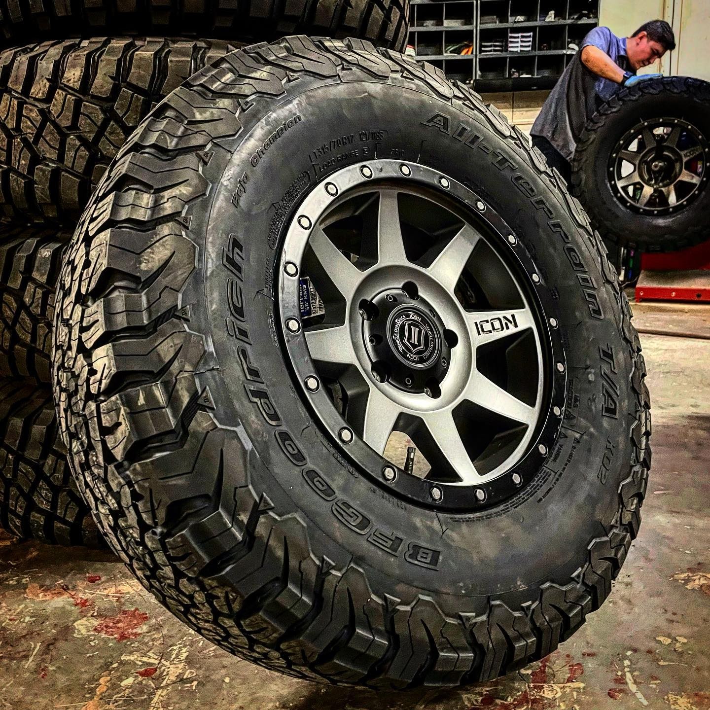 Meet Jason Willis of Rocky Top Customz Voyage Knoxville Magazine